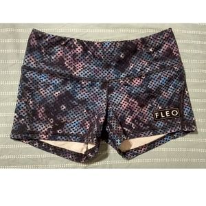 Fleo Shorts Size Small